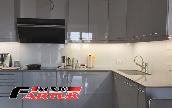 Стеклянный фартук для кухни Однотонные скинали (каталог RAL, NCS) №3d029120-1f96-46af-b77d-7f0327b730b0