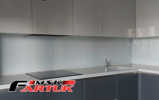Стеклянный фартук для кухни Однотонные скинали (каталог RAL, NCS) №5eb6017e-fc22-4e9b-8ebf-5f7860452883