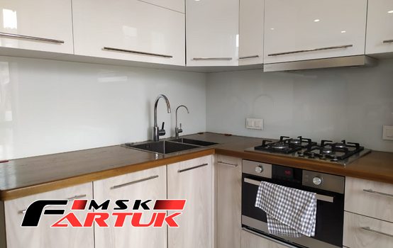 Стеклянный фартук для кухни Однотонные скинали (каталог RAL, NCS) №68e70b14-f925-4776-bf4c-6923891f0556