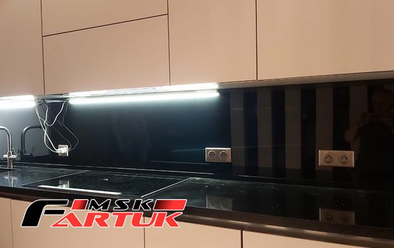 Стеклянный фартук для кухни Однотонные скинали (каталог RAL, NCS) №86ecc137-6c3f-4b99-9630-43f983f1dc5a