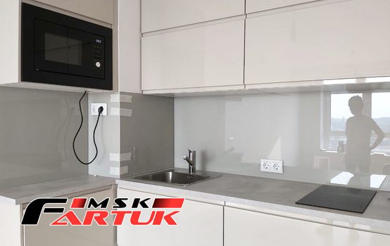 Стеклянный фартук для кухни Однотонные скинали (каталог RAL, NCS) №87609838-bd2f-48e8-945f-199068f1142a