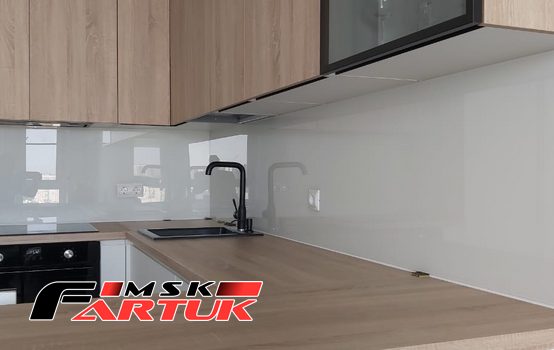 Стеклянный фартук для кухни Однотонные скинали (каталог RAL, NCS) №8aacbbe2-bd71-46a6-bf01-efac73363b1c