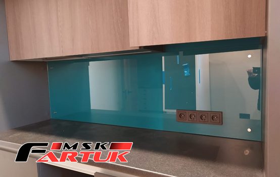 Стеклянный фартук для кухни Однотонные скинали (каталог RAL, NCS) №8d5026fa-028f-416b-a5c4-1f32c7e74bde