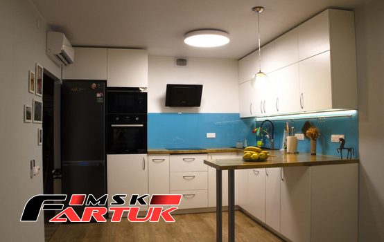 Стеклянный фартук для кухни Однотонные скинали (каталог RAL, NCS) №9b4804b4-d916-46d1-ac83-bb20631888fb