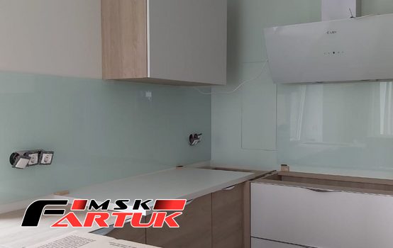 Стеклянный фартук для кухни Однотонные скинали (каталог RAL, NCS) №b416d536-9537-4a87-95c4-263e29bc441d