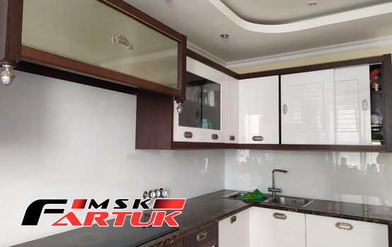 Стеклянный фартук для кухни Однотонные скинали (каталог RAL, NCS) №b5fd3414-9a40-440f-80db-e638451bdca0