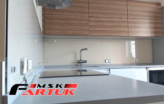 Стеклянный фартук для кухни Однотонные скинали (каталог RAL, NCS) №c159c815-49a2-4a0d-9591-782dedb41b7b