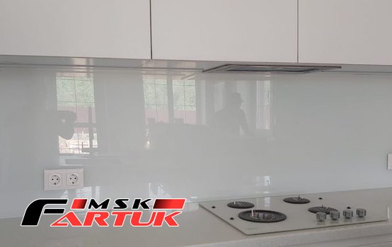 Стеклянный фартук для кухни Однотонные скинали (каталог RAL, NCS) №d3037916-2eae-46a7-8599-f2ffdb775e33