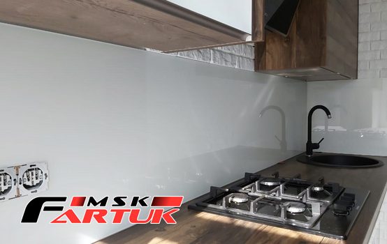 Стеклянный фартук для кухни Однотонные скинали (каталог RAL, NCS) №e80a5f50-f441-4d9e-bbbb-8eff633af8d7