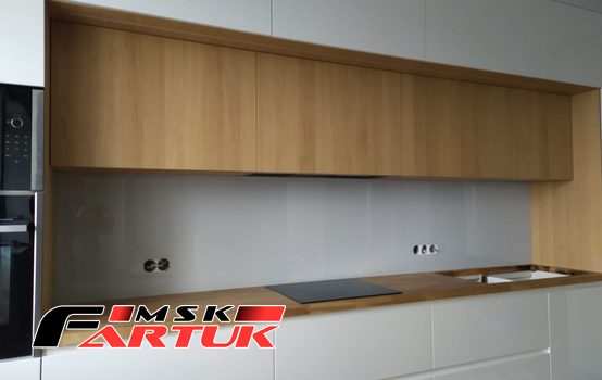 Стеклянный фартук для кухни Однотонные скинали (каталог RAL, NCS) №eb9cc7fe-370a-4985-a1df-ec7ce49836dd