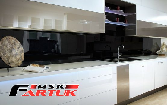 Стеклянный фартук для кухни Однотонные скинали (каталог RAL, NCS) №EGR-Cre8tive-kitchens
